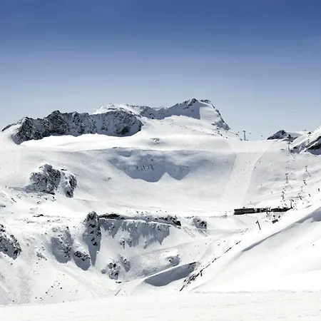 Dominic 4* Sölden