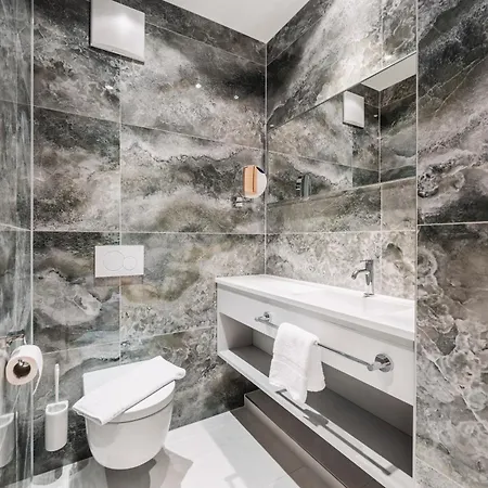 Dominic Hotel 4*